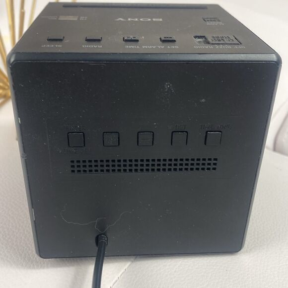 Mirror Front Sony Dream Machine Cube Black ICF-C1T FM/AM Radio Alarm Clock - Picture 5 of 6
